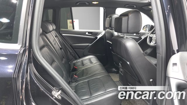 Volkswagen Tiguan 2.0 TDI R-Line 5N 2016 — фото 12