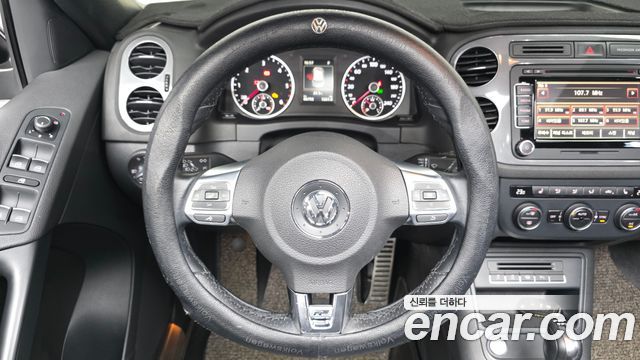 Volkswagen Tiguan 2.0 TDI R-Line 5N 2016 — фото 13