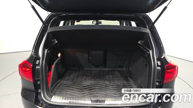 Volkswagen Tiguan 2.0 TDI R-Line 5N 2016 — фото 20