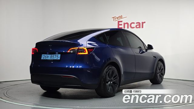 Tesla Model Y RWD 2025 — фото 2