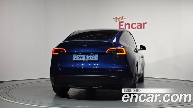 Tesla Model Y RWD 2025 — фото 4