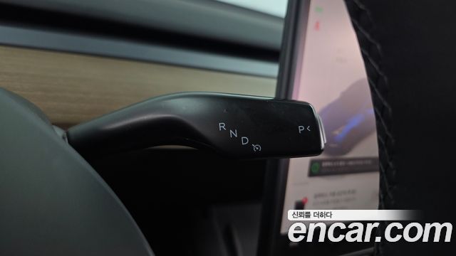 Tesla Model Y RWD 2025 — фото 9