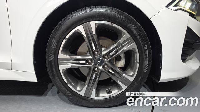 Kia K5 (III) 2.0 Noblesse 2022 — фото 27
