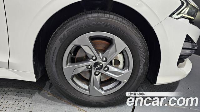 Kia K5 (III) 2.0 LPI(Renter car) Strandard 2023 — фото 5