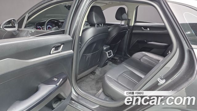 Kia K5 (III) 2.0 Prestige 2022 — фото 12