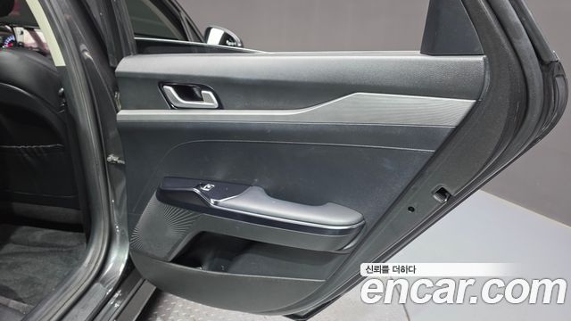 Kia K5 (III) 2.0 Prestige 2022 — фото 25