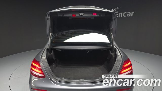 Mercedes-Benz E-Class (W213) E450 4MATIC Exclusive 2020 — фото 24
