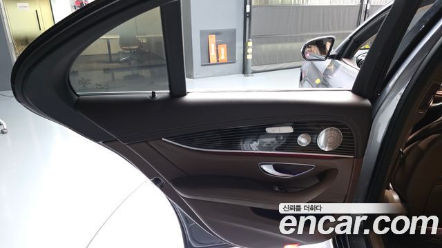 Mercedes-Benz E-Class (W213) E450 4MATIC Exclusive 2020 — фото 31