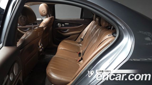 Mercedes-Benz E-Class (W213) E450 4MATIC Exclusive 2020 — фото 32