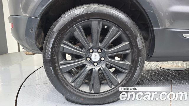 Land Rover Range Rover Evoque 2.0 TD4 HSE 2018 — фото 5