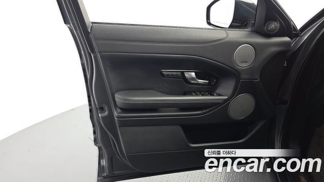Land Rover Range Rover Evoque 2.0 TD4 HSE 2018 — фото 24