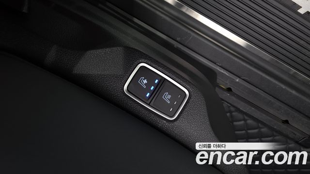 Hyundai Staria 4WD Lounge 9-Seater Inspiration 2025 — фото 19