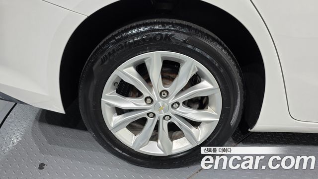 Chevrolet Malibu 1.3 Turbo LT Deluxe 2019 — фото 21
