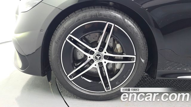Mercedes-Benz E-Class (W214) E300 4MATIC AMG Line 2025 — фото 5