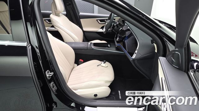 Mercedes-Benz E-Class (W214) E300 4MATIC AMG Line 2025 — фото 12