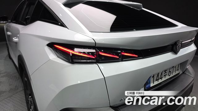 Peugeot 408 1.2 Pure Tech GT 2024 — фото 23