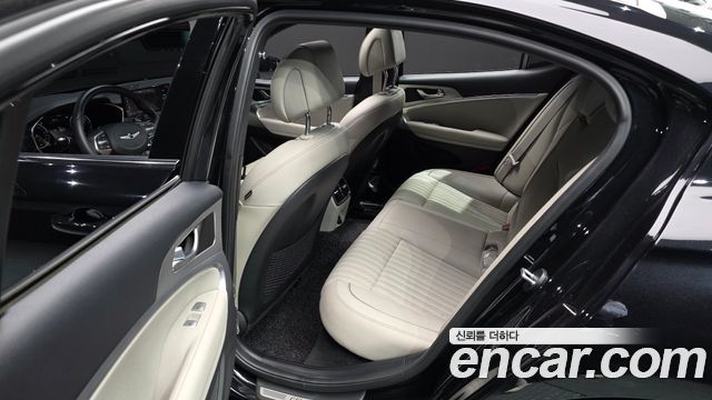 Genesis G70 Gasoline 2.0T 2WD 2022 — фото 12