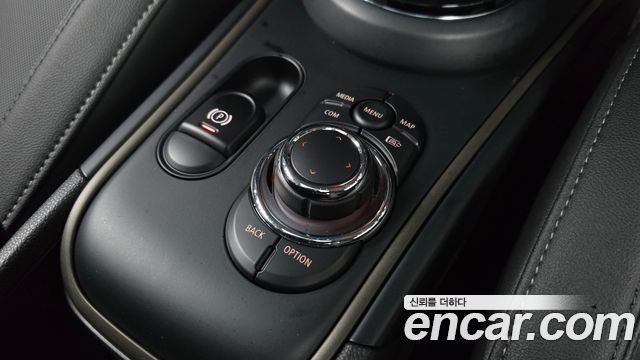 MINI Cooper Countryman Classic 2nd 2023 — фото 18