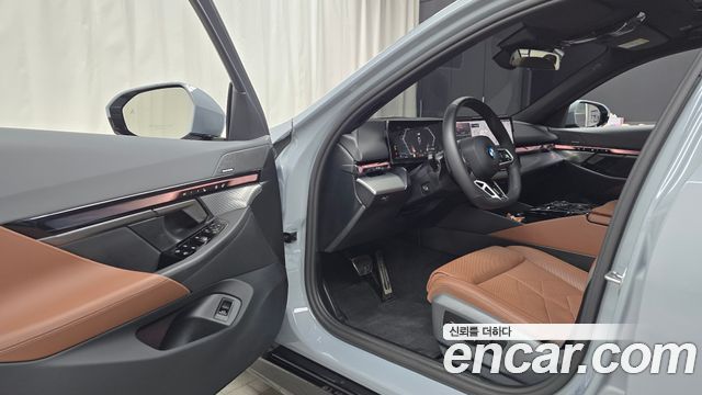 BMW 5 Series (G60) 530i xDrive M Sport 2025 — фото 10