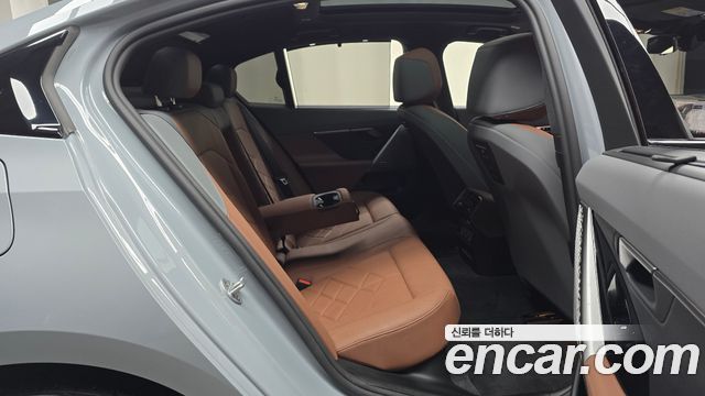 BMW 5 Series (G60) 530i xDrive M Sport 2025 — фото 11