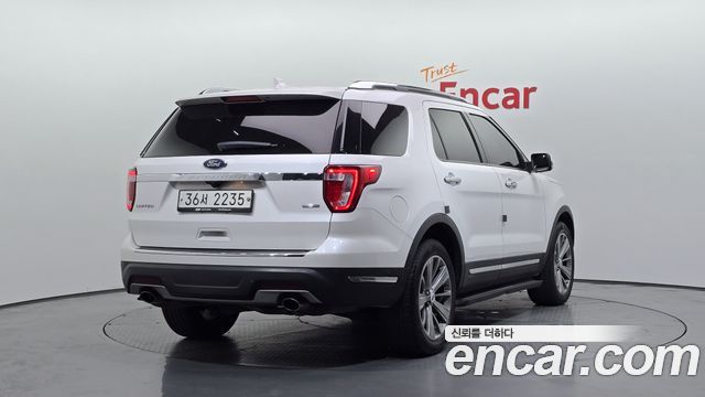 Ford Explorer 2.3 Limited 4WD 5th 2018 — фото 2