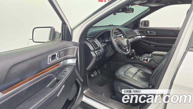 Ford Explorer 2.3 Limited 4WD 5th 2018 — фото 10