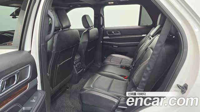 Ford Explorer 2.3 Limited 4WD 5th 2018 — фото 11