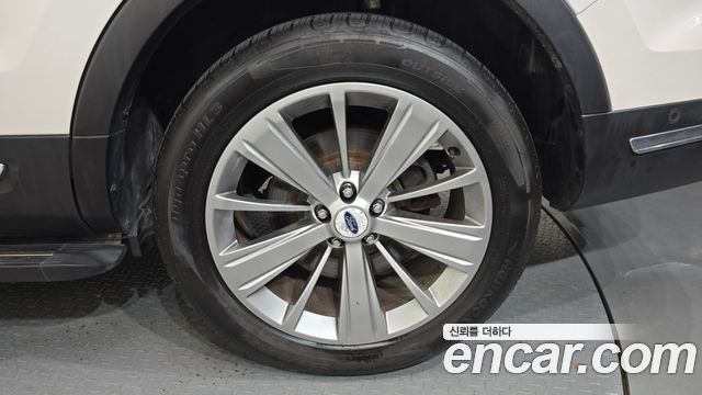 Ford Explorer 2.3 Limited 4WD 5th 2018 — фото 21