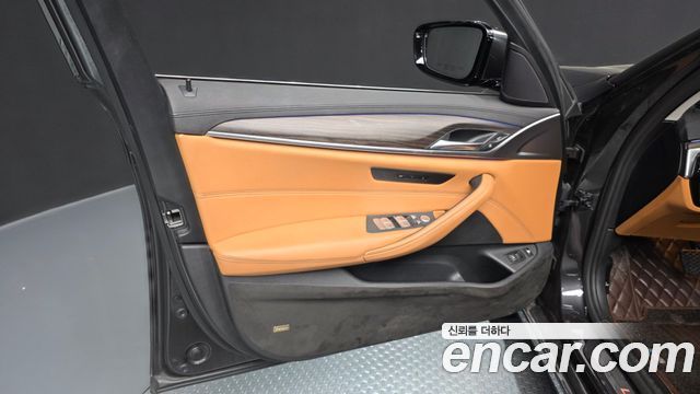 BMW 5 Series (G30) 530e Luxury 2020 — фото 24