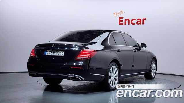 Mercedes-Benz E-Class (W213) E220d 4MATIC Exclusive 2019 — фото 2