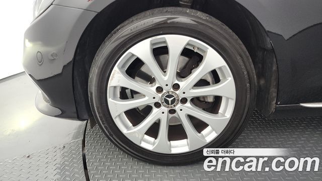 Mercedes-Benz E-Class (W213) E220d 4MATIC Exclusive 2019 — фото 5