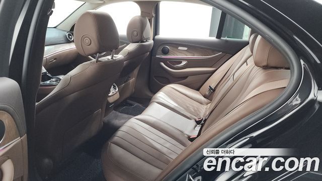 Mercedes-Benz E-Class (W213) E220d 4MATIC Exclusive 2019 — фото 11