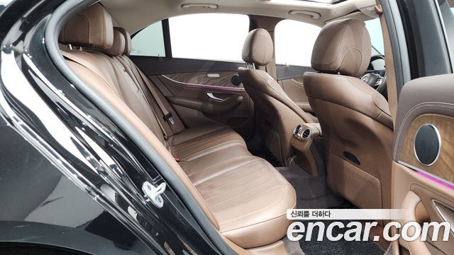 Mercedes-Benz E-Class (W213) E220d 4MATIC Exclusive 2019 — фото 12