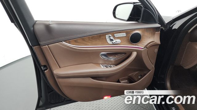 Mercedes-Benz E-Class (W213) E220d 4MATIC Exclusive 2019 — фото 24