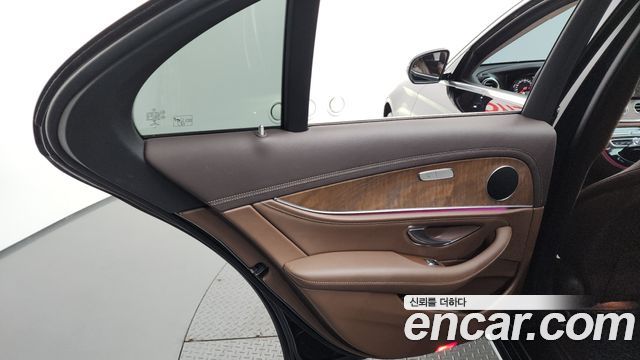 Mercedes-Benz E-Class (W213) E220d 4MATIC Exclusive 2019 — фото 25
