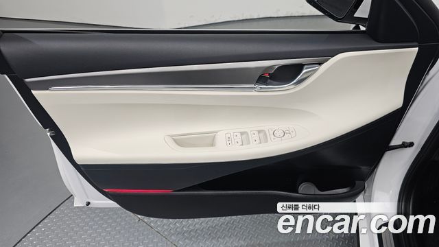 Hyundai Grandeur Hybrid (IG) Le Blanc 2022 — фото 24