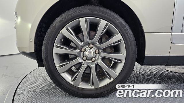 Land Rover Range Rover (IV) 4.4 SDV8 Vogue SE DIESEL 2014 — фото 5