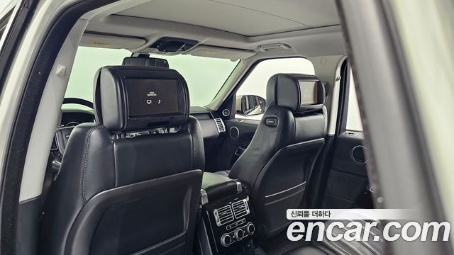 Land Rover Range Rover (IV) 4.4 SDV8 Vogue SE DIESEL 2014 — фото 21