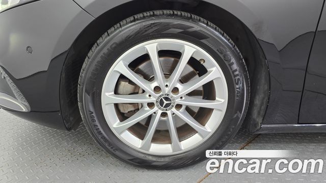 Mercedes-Benz A-Class (W177) A220 Sedan 2020 — фото 5