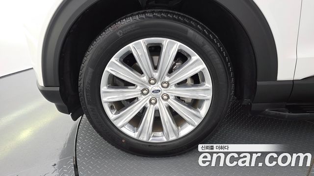 Ford Explorer (VI) 2.3 LimIted 4WD 2021 — фото 5