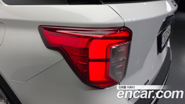 Ford Explorer (VI) 2.3 LimIted 4WD 2021 — фото 23