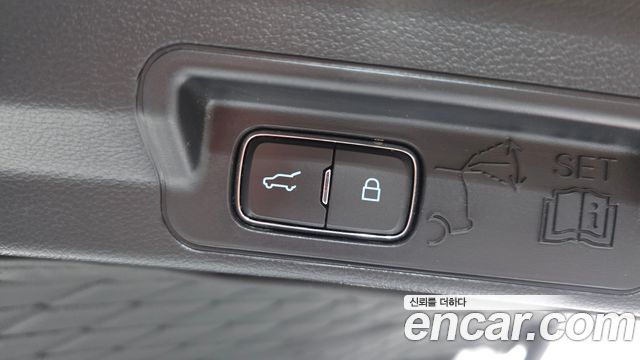 Ford Explorer (VI) 2.3 LimIted 4WD 2021 — фото 32