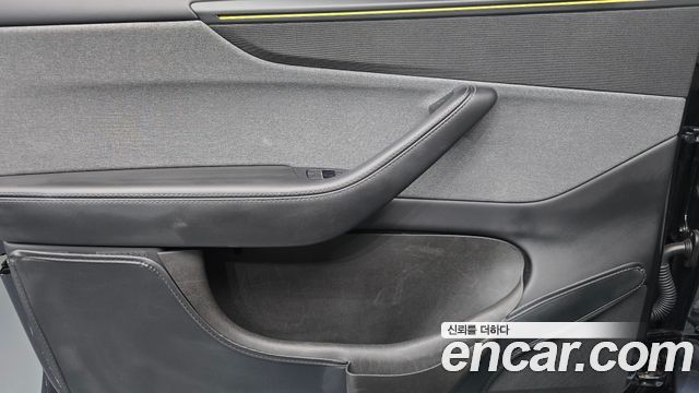 Tesla Model Y RWD 2025 — фото 24