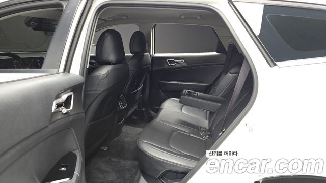 Kia Sportage (V) LPG 2.0 2WD Prestige 2023 — фото 15