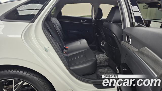 Kia K5 (III) 2.0 Noblesse 2025 — фото 11
