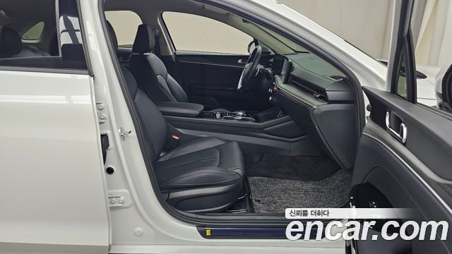 Kia K5 (III) 2.0 Noblesse 2025 — фото 26