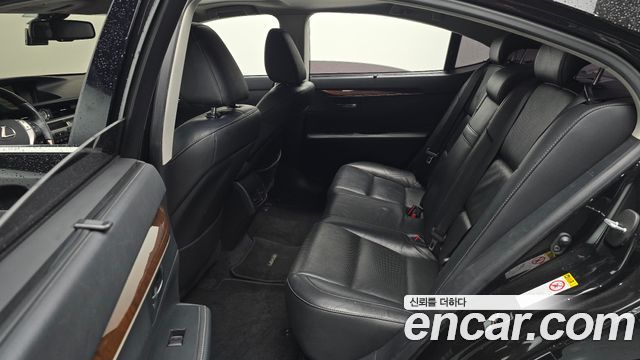 Lexus ES350 Supreme XV60 2014 — фото 12