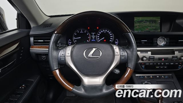 Lexus ES350 Supreme XV60 2014 — фото 13