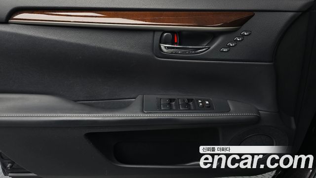 Lexus ES350 Supreme XV60 2014 — фото 24