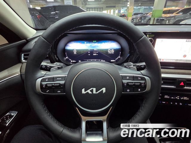 Kia K5 (III) 2.0 Noblesse 2023 — фото 21